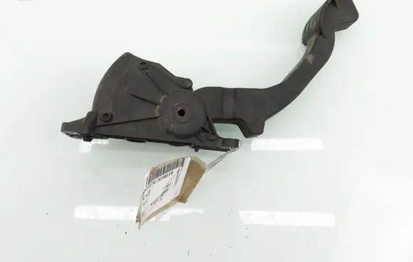 Ford C-MAX I Accelerator throttle pedal 6PV00864110 3M519F836AF