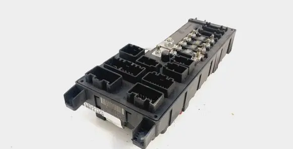 Volvo XC90 Fuse module 8678449