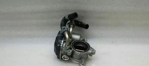 Volkswagen Golf VII Throttle valve 04L128063P