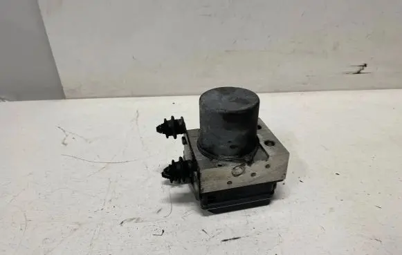 Audi A4 S4 B8 8K ABS Pump 8K0907379AE