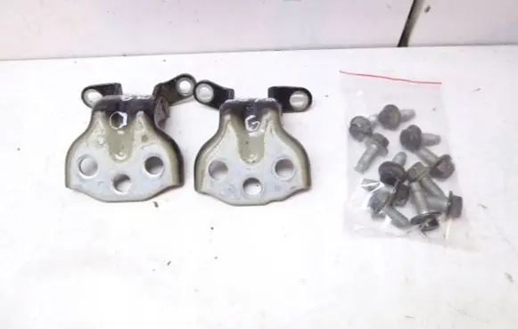 MG ZS Front door hinge set 5001152150011522