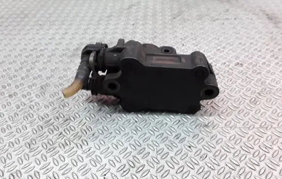 Mercedes-Benz E W210 Fuel injection high pressure pump A6110900250