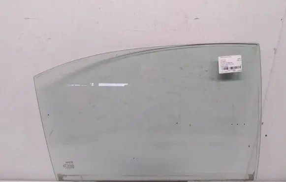 Toyota Avensis T250 Rear door window glass 
