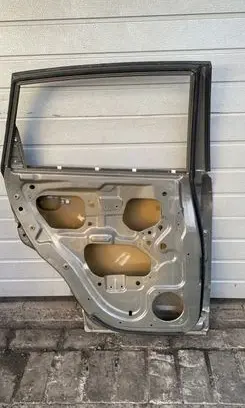 Opel Antara Rear door