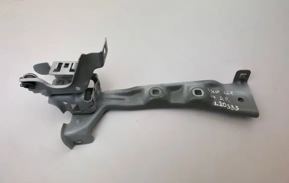 BMW 2 F44 Fender mounting bracket 7450378