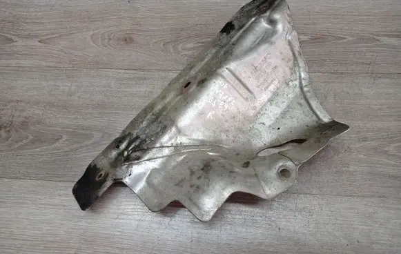 Volvo V70 Exhaust heat shield 30757170