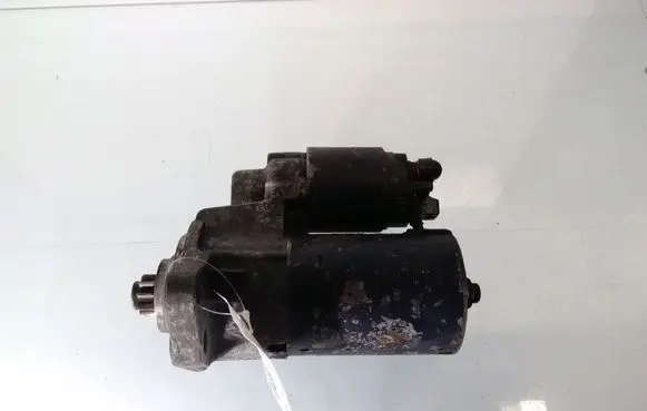 Volkswagen Golf IV Starter motor 020911023F