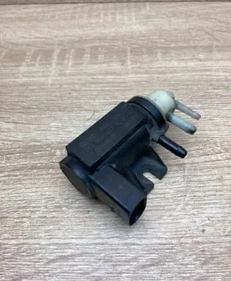 Volkswagen PASSAT B6 Turbo solenoid valve 1K0906627A 70086800