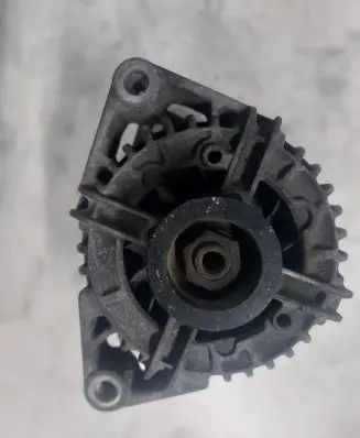 Opel Zafira A Generator/alternator 0124525030