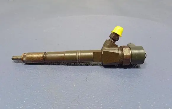 Opel Insignia A Fuel injector 0445110327