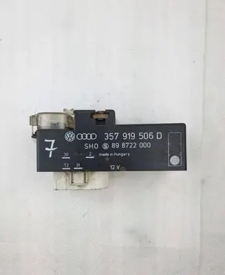 Volkswagen Golf III Coolant fan relay 357919506D 898722000