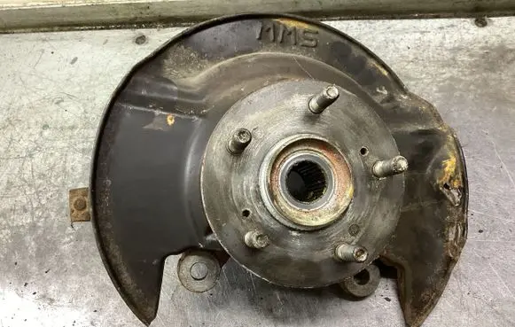 Honda CR-V Front wheel hub