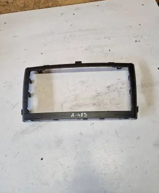 Toyota Avensis T270 Radio/GPS head unit trim 0519005210