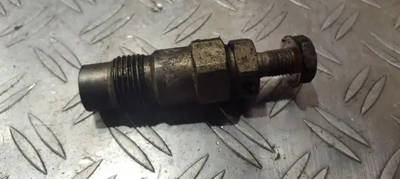 Nissan Sunny Fuel injector 71b1361