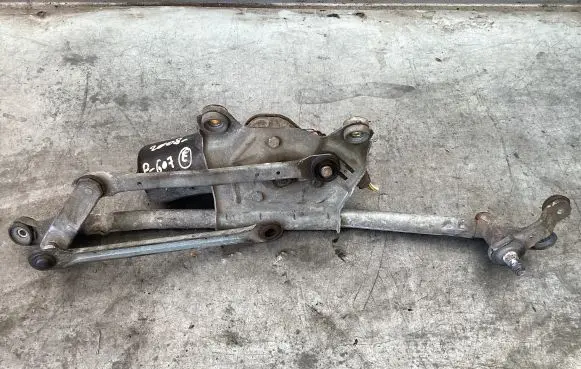 Peugeot 607 Front wiper linkage 