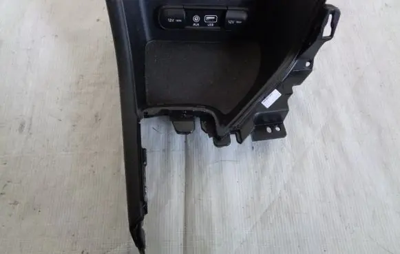 KIA Sportage Other center console (tunnel) element 84680F1010WK