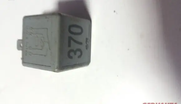Audi A6 S6 C5 4B Other relay 8D0951253