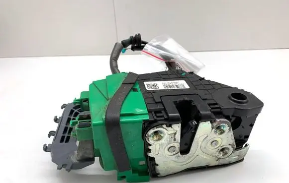 Hyundai i30 Front door lock 81310G3040