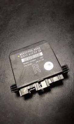 Mercedes-Benz E W210 Door control unit/module 2108203426