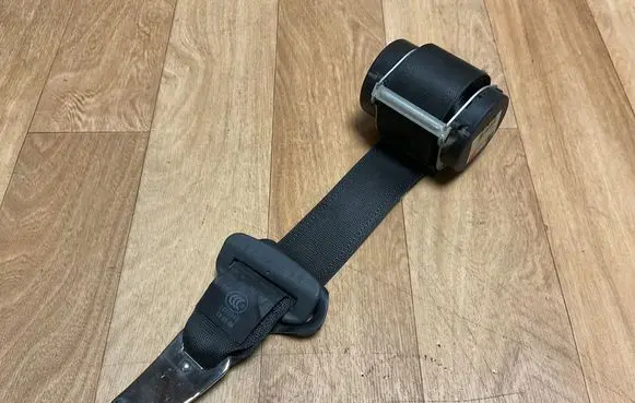 Opel Zafira B Rear seatbelt 13202804 13200623 606438800