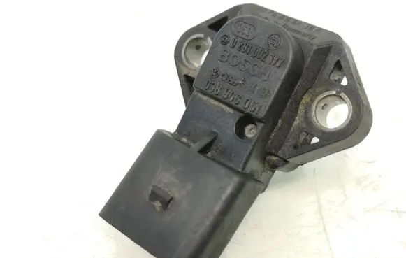 Volkswagen PASSAT B5 Air pressure sensor 038906051 0281002177