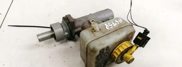 Volkswagen Golf IV Master brake cylinder 21027099