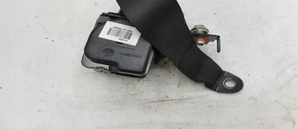 Hyundai Sonata Rear seatbelt E11041207