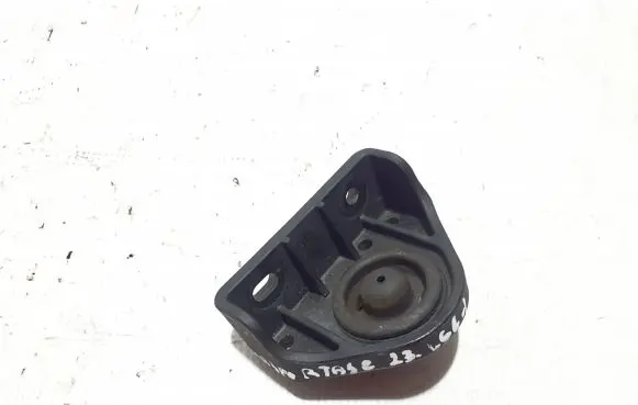 KIA Sportage Radiator mount bracket