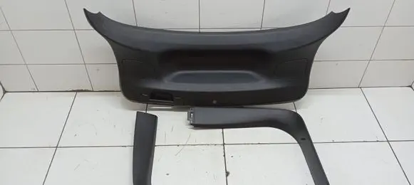 Opel Insignia B Tailgate/boot cover trim set 39129261