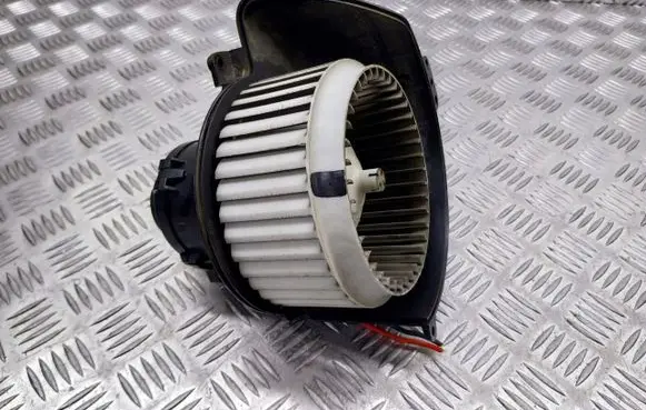 Opel Astra H Front door blower motor 52421335