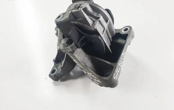 Citroen C5 Engine mount vacuum valve 
