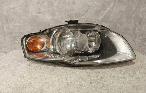 Audi A4 S4 B7 8E 8H Headlight/headlamp 8E0941004AJ 0301219202