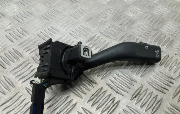 Volkswagen Golf V Wiper control stalk 1K0953519