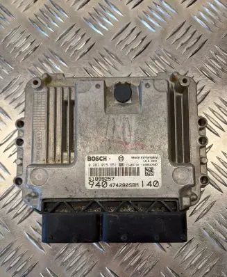 Alfa Romeo Giulietta Engine control unit/module 51899257 0281015951 474280SSM