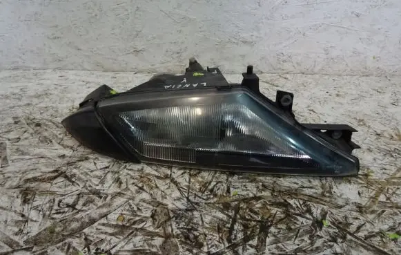 Lancia Y10 Headlight/headlamp