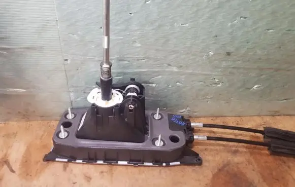 Volkswagen Polo VI Gear selector/shifter in gearbox 