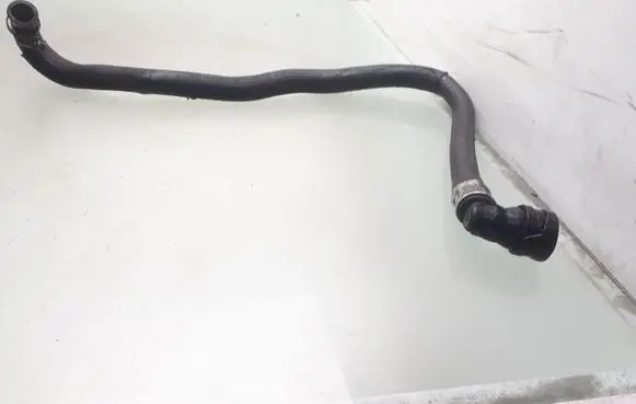 Volvo S60 Engine coolant pipe/hose 8671547