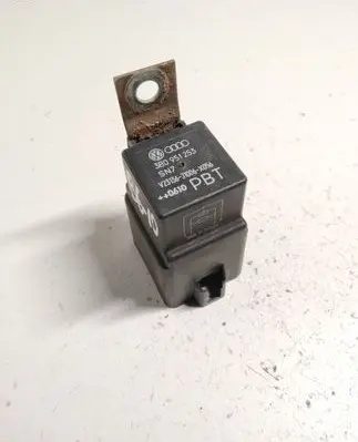 Volkswagen PASSAT B6 Other relay 3B0951253 V23136J1006X056