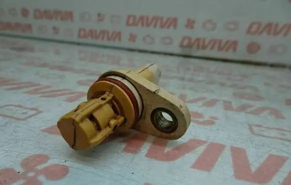 Opel Corsa C Camshaft position sensor 55566932