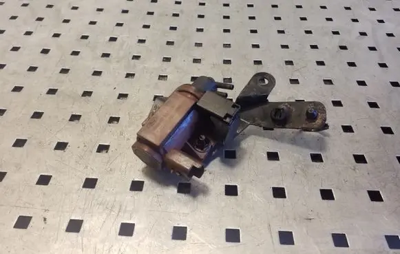 Ford Kuga I Turbo solenoid valve 6G9Q9E882CA