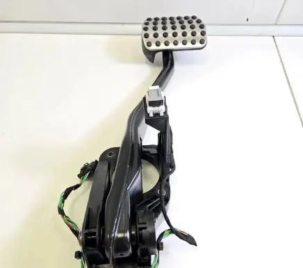 Mercedes-Benz CLA C117 X117 W117 Brake pedal A2462901101