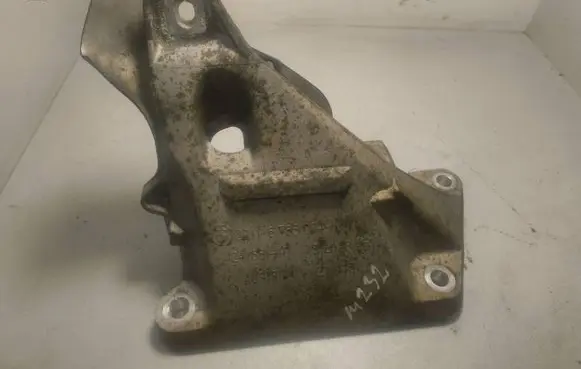 BMW 3 E90 E91 Engine mounting bracket 6765004 24168110