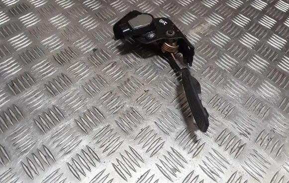 Toyota Avensis T250 Accelerator throttle pedal