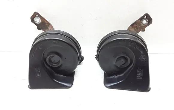 Volvo V70 Horn signal 31276805 31276806
