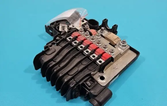 Tesla Model S Fuse box set 1013272-00-E IMPRK1414464