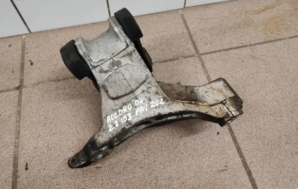 Honda Accord Gearbox mount 