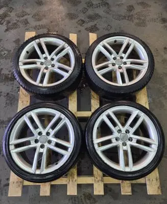 Audi A1 R17 alloy rim 8X0601025K
