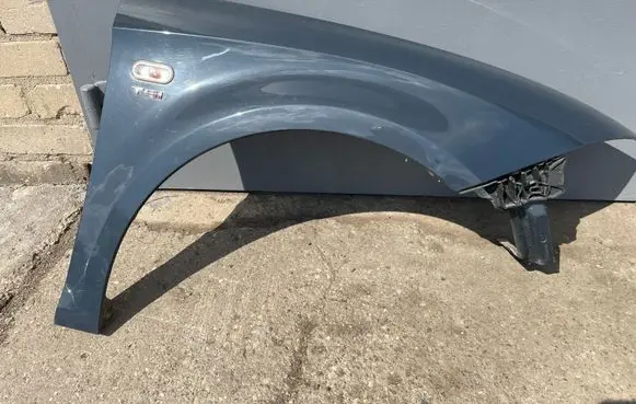 Seat Leon (1P) Fender 5P0821166B
