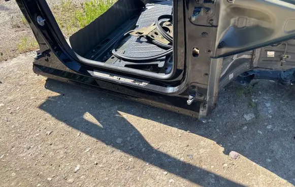 Tesla Model Y Front sill (body part)