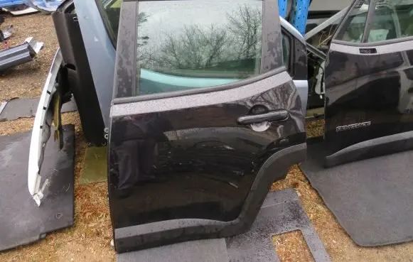 Jeep Renegade Rear door